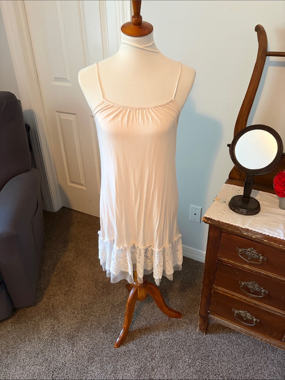 Delicate Lace-Hem Chemise in cream